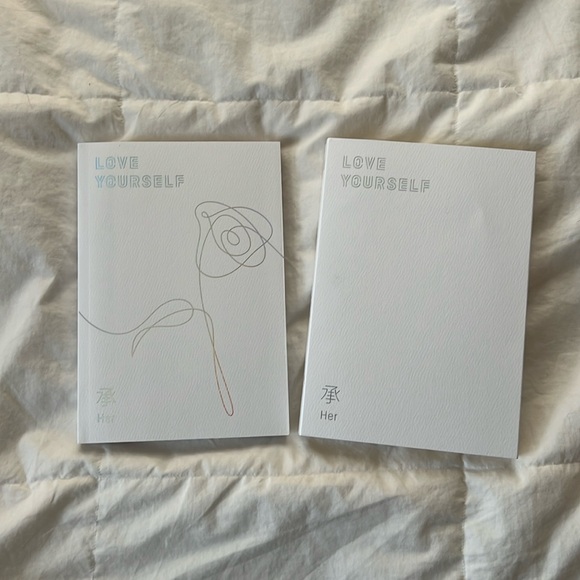 BTS Love Yourself Her Album With Photo Card - Picture 2 of 3
